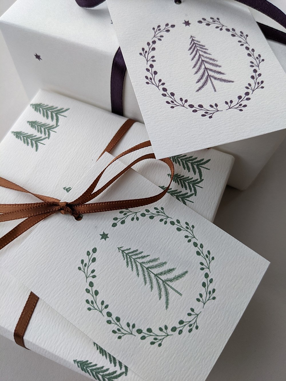 Free Printable Christmas Wreath Gift Tags II Gooseberry Moon